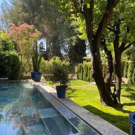 Charming In A Manor In *