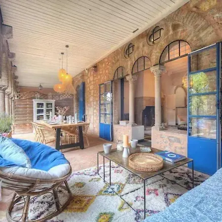 Charming In A Manor In Apartment Cannes