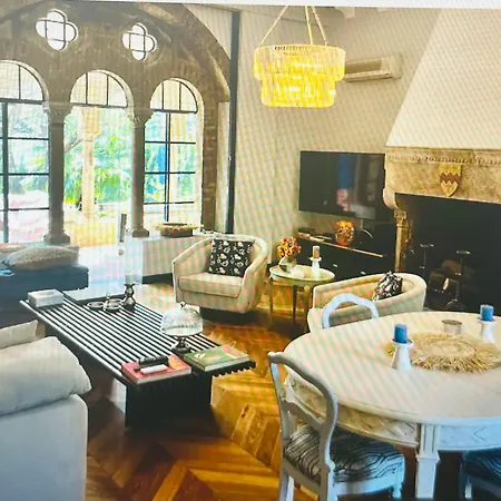Charming In A Manor In Apartment Cannes